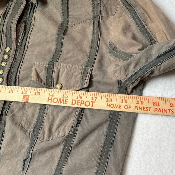 Scully Long Sleeve Pearl Snap Distressed Striped Shirt Womens Medium Brown - Picture 9 of 11